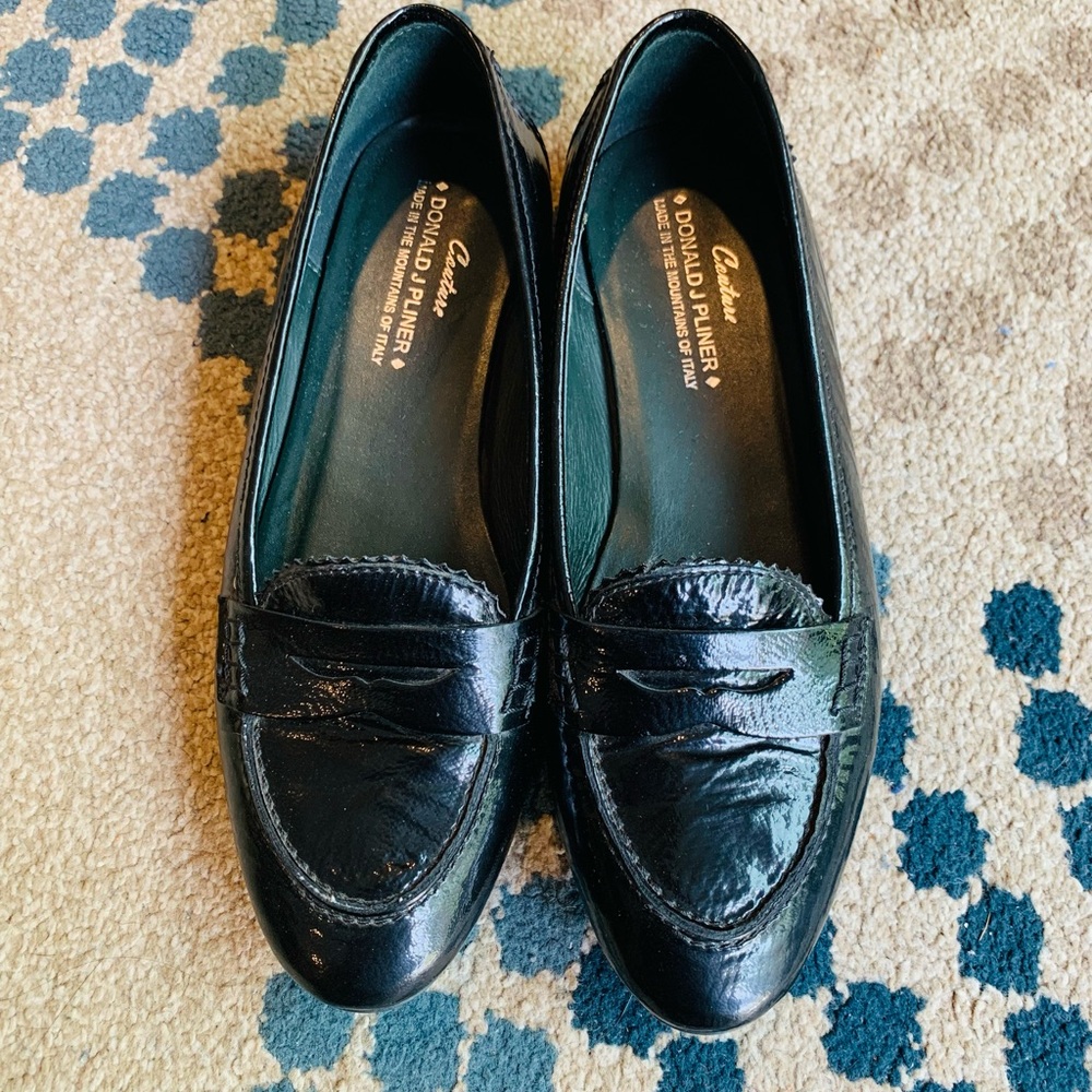Donald J. Pliner Women's Glossy Black Flats